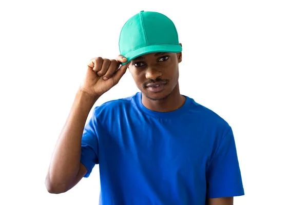 Αφροαμερικάνος Φοράει Μπλε Μπλουζάκι Και Πράσινο Καπέλο Αντίγραφο Χώρου Λευκό — Φωτογραφία Αρχείου