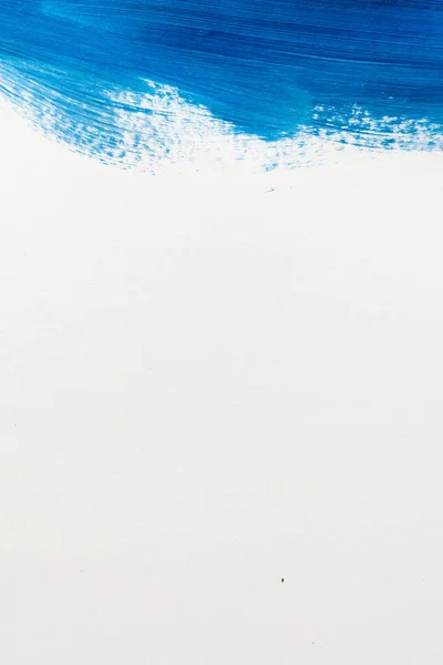 Fotokopi Alanı Olan Beyaz Arkaplandaki Mavi Boya Şekillerini Kapat Soyut — Stok fotoğraf