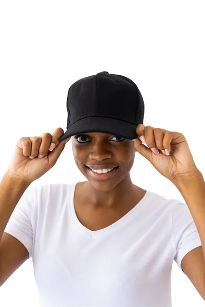 Afro Amerikaanse Vrouw Met Wit Shirt Zwarte Pet Met Kopieerruimte — Stockfoto
