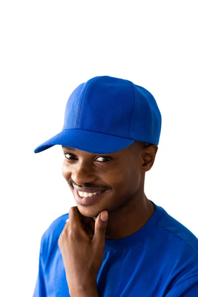 Retrato Homem Afro Americano Vestindo Camiseta Azul Boné Com Espaço — Fotografia de Stock
