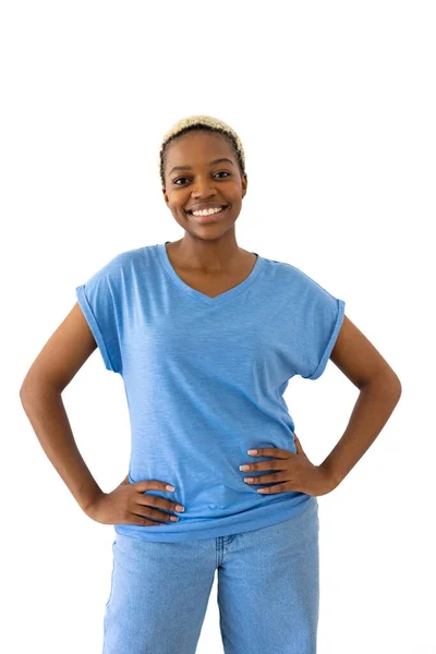 Portret Van Een Afrikaans Amerikaanse Vrouw Met Een Blauw Shirt — Stockfoto