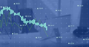 Çoklu grafik animasyonu, ofis masasındaki boş sandalye ve masaüstü numaralarının değiştirilmesi. Dijital bileşik, çoklu pozlama, rapor, iş, büyüme, rakamlar ve teknoloji kavramı.