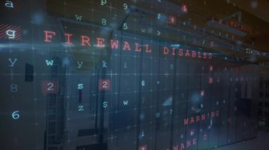 Sunucu odasındaki veri işleme ve hack metinlerinin animasyonu. Küresel teknoloji ve dijital arayüz konsepti dijital olarak oluşturulmuş video.