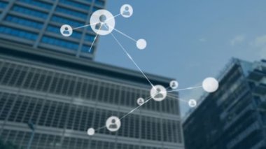Şehir manzarası üzerindeki bağlantı ağlarının animasyonu. Dijital olarak oluşturulmuş küresel bağlantılar, iş, finans, bilgisayar ve veri işleme kavramı.