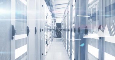 Sunucu odasında finansal veri işleme animasyonu. Küresel iş, finans, teknoloji ve dijital arayüz kavramı dijital olarak oluşturulmuş video.