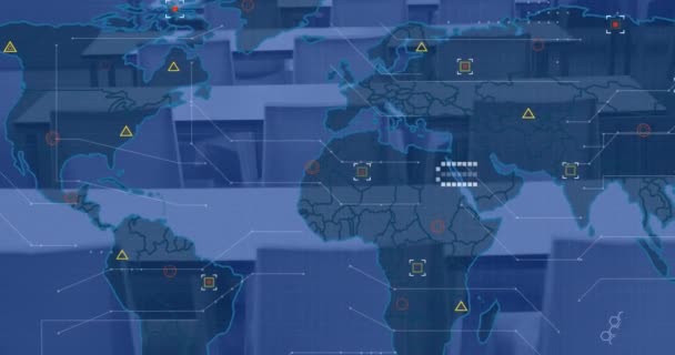 Анимация Обработки Данных Картой Мира Над Пустыми Столами Офисе Глобальный — стоковое видео