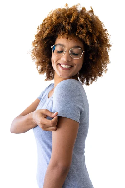 Biraciale Vrouw Met Grijs Shirt Met Kopieerruimte Witte Achtergrond Kleding — Stockfoto
