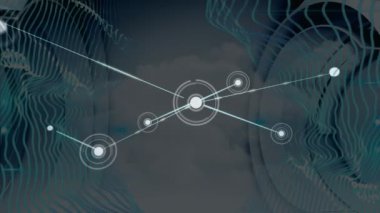 Şekiller ve bulutlarla gökyüzü arasındaki bağlantı ağının animasyonu. Dijital olarak oluşturulmuş küresel bağlantılar, bilgisayar ve dijital arayüz kavramı.