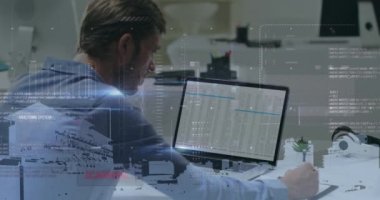 Beyaz adamın bilgisayarını kullanarak ofisinde not tutarak istatistiksel veri işleme animasyonu. İş veri teknolojisi kavramı