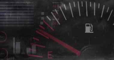 Bulutlu gökyüzünde yağmur ve yıldırıma karşı bilgi arayüzü üzerinde hız göstergesi animasyonu. Dijital bileşik, çoklu pozlama, ölçüm, rapor, iş, ilerleme ve küresel konsept.