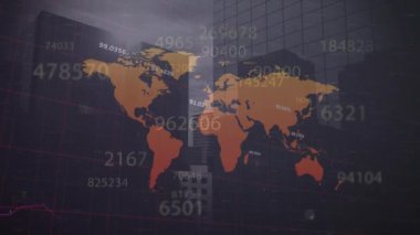 Dünya haritasında numaraların ve finansal veri işlemlerinin animasyonu. Küresel iş, finans, hesaplama ve veri işleme kavramı dijital olarak oluşturulmuş video.