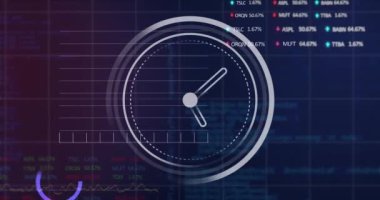 Mavi arkaplandaki istatistiksel ve borsa veri işleme üzerinde işleyen saatin animasyonu. Küresel ekonomi ve iş veri teknolojisi kavramı