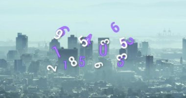 Şehir manzarasının havadan görünüşüne karşı birden fazla değişen sayının animasyonu. Bilgisayar arayüzü ve iş teknolojisi kavramı