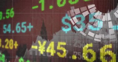 Gri arkaplanla borsa veri işleme üzerinde dönen 3D kürenin animasyonu. Küresel ekonomi ve iş teknolojisi kavramı