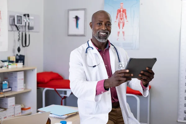 Portrait Happy African American Male Doctor Wearing Stethoscope Using Tablet — Stock Photo, Image