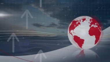 Gökyüzündeki bulutlara doğru hareket eden dönen küre ve ok simgelerinin animasyonu. Küresel ağ ve iş teknolojisi kavramı