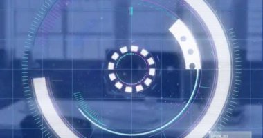 Ofis üzerinde tarama ve finansal veri işleme animasyonları. Küresel iş, finans, hesaplama ve veri işleme kavramı dijital olarak oluşturulmuş video.