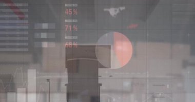 Ofis masası üzerinden istatistiksel veri işleme animasyonu. İş veri teknolojisi kavramı