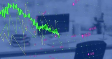 Şebeke üzerinden ofis masasına karşı veri işleme animasyonu. Bilgisayar arayüzü ve iş veri teknolojisi kavramı