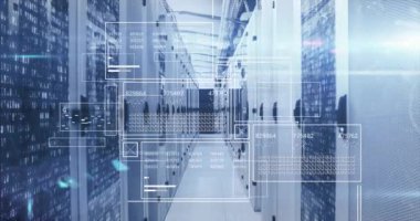 Bilgisayar sunucu odasındaki veri işleme ve mozaik karelerle arayüzün animasyonu. Bilgisayar arayüzü ve iş veri depolama teknolojisi kavramı