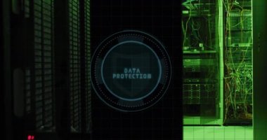 Bilgisayar sunucu odasında dijital simgelerin ve parmak izi biyometrik tarayıcının animasyonu. Siber güvenlik ve iş veri depolama teknolojisi kavramı