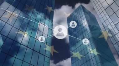 Yüksek binanın alçak açılı görüntüsüne karşı eu bayrağı sallayan profil simgelerinin oluşturduğu ağın animasyonu. Küresel ağ ve iş teknolojisi kavramı
