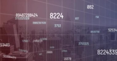 Modern şehir manzarası üzerinde mavi ve kırmızı grafikler ve veri işleme.