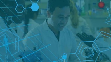 Laboratuvarda mikroskop kullanarak çeşitli erkek ve kadın bilim adamları üzerinde kimyasal yapının animasyonu. Tıbbi araştırma ve bilim teknolojisi kavramı