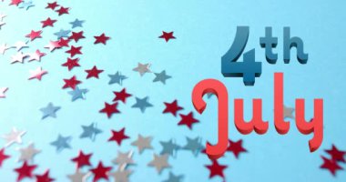 4 Temmuz metninin animasyonu mavi arka plandaki yıldızların üzerinde. Amerika 'nın bağımsızlık günü, gelenek ve kutlama konsepti dijital olarak oluşturuldu.