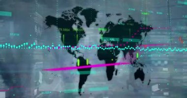 Haritanın animasyonu, birden fazla grafik ve caddede yürüyen insanların süratle değişen numaraları. Dijital bileşik, çoklu pozlama, küresel, rapor, iş, büyüme ve teknoloji kavramı.