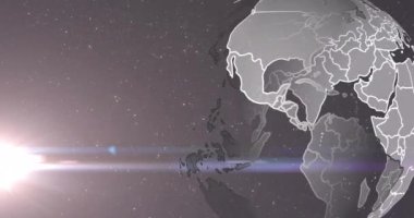 Dünya üzerinde dönen parlak ışıkların animasyonu. Küresel ağlar, bağlantılar, hesaplama ve veri işleme kavramı dijital olarak oluşturulmuş video.