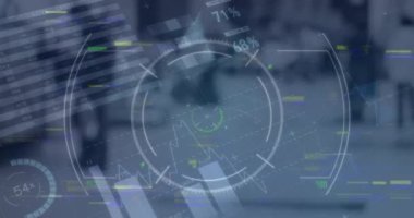 Sokaktaki insanlara karşı istatistiksel veri işleme alanının animasyonu. Bilgisayar arayüzü ve iş veri teknolojisi kavramı