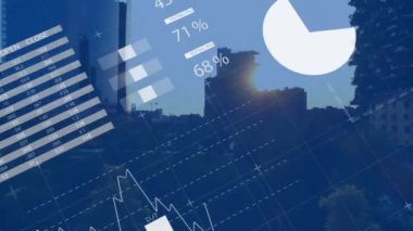 Veri işleme ve şehir haritasının animasyonu. Küresel iş ve dijital arayüz, dijital olarak oluşturulan video.