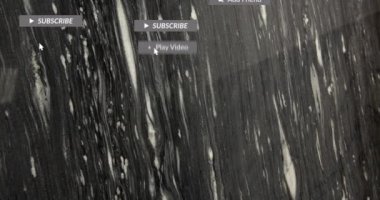 Sosyal medya simgelerinin canlandırılması ve taştan arkaplan üzerine metin. Dijital olarak oluşturulmuş küresel sosyal medya, bağlantılar, hesaplama ve veri işleme kavramı.