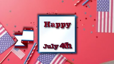 4 Temmuz Bağımsızlık Günü Animasyonu Amerika Birleşik Devletleri bayrakları üzerine yazılmış. Amerika 'nın bağımsızlık günü, gelenek ve kutlama konsepti dijital olarak oluşturuldu.