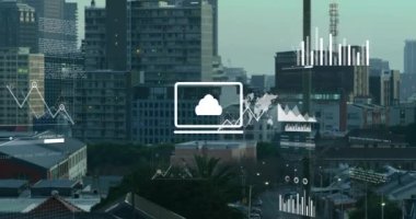 Modern şehir üzerinde birden fazla grafik, harita, simge ve bilgisayar dili animasyonu. Dijital bileşik, çoklu pozlama, rapor, iş, kodlama, mimari ve teknoloji kavramı.
