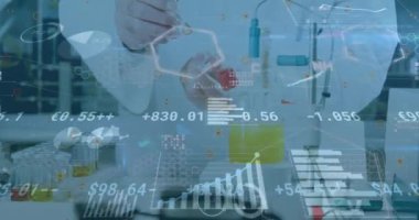 Finansal veri işlemenin animasyonu. Küresel bağlantılar teknoloji veri işleme ve dijital arayüz konsepti dijital olarak oluşturulmuş video.