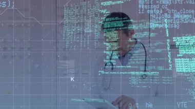 Kafkas erkek doktor üzerinde veri işleme animasyonu. Küresel tıp sağlık ve teknoloji konsepti dijital olarak üretilen video.