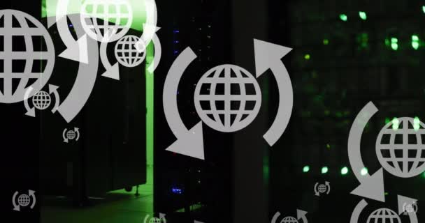 Animación Múltiples Iconos Globo Web Flotando Contra Sala Servidores Computadoras — Vídeos de Stock