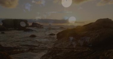 Denizaşırı mali veri işleme animasyonu. Küresel iş, finans, hesaplama ve veri işleme kavramı dijital olarak oluşturulmuş video.