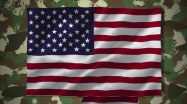 Amerikan bayrağını selamlayan askerin Amerikan bayrağı ve kamuflajı üzerinde canlandırmak. Vatanseverlik, bağımsızlık ve İşçi Bayramı kutlaması konsepti dijital olarak oluşturulmuş video.