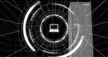 Bilgisayar sunucuları üzerinden veri işleme animasyonu. Küresel bağlantılar, iş dünyası, bulut hesaplama, dijital arayüz ve veri işleme kavramı dijital olarak oluşturulmuş video.