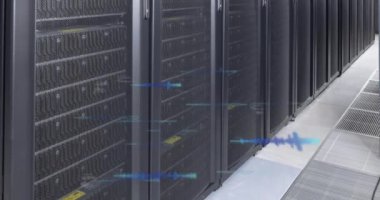 Bilgisayar sunucuları üzerinden veri işleme animasyonu. küresel hesaplama, dijital arayüz ve dijital olarak oluşturulmuş video işleme kavramı.