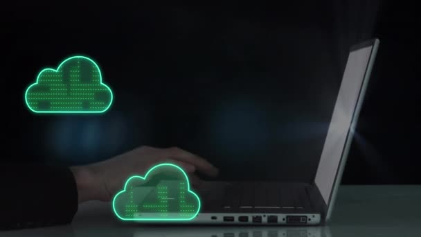 Animatie Van Wolken Gegevensverwerking Hele Wereld Laptop Mondiale Verbindingen Business — Stockvideo