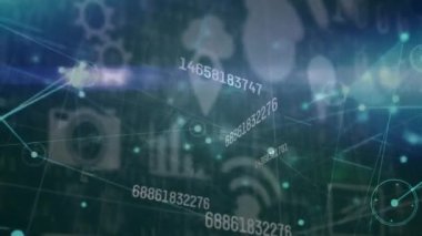 Bağlantı ağına karşı çoklu değişen sayıların ve dijital simgelerin animasyonu. Bilgisayar arayüzü ve iş teknolojisi kavramı