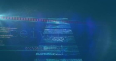 Mavi arkaplandaki ışık noktasıyla veri işleme yapan birden fazla ekranın animasyonu. Bilgisayar arayüzü ve iş teknolojisi kavramı