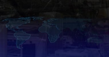 Şehir manzarasının havadan görüntüsüne karşı dünya haritası ve veri işleme animasyonu. Küresel ağ ve iş teknolojisi kavramı