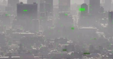 Şehir manzarasının hava görüntüsüne karşı ikili kodlama veri işleme animasyonu. Bilgisayar arayüzü ve iş teknolojisi kavramı