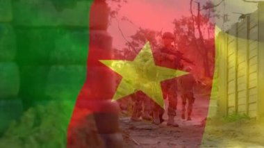 Silahlı çeşitli erkek askerlerin üzerinde kamerun bayrağının animasyonu. Küresel vatanseverlik, askeri ve dijital arayüz kavramı, dijital olarak üretilen video.
