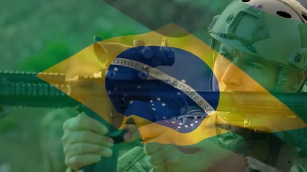 Animación Bandera Brasil Sobre Soldado Caucásico Apuntando Con Rifle Patriotismo — Vídeo de stock